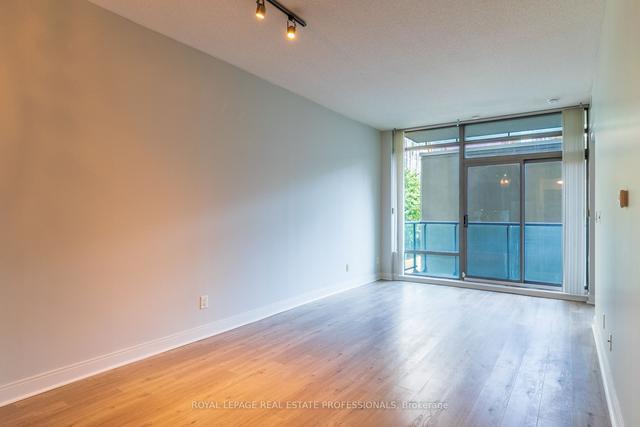 205 - 21 Scollard St, Condo with 1 bedrooms, 1 bathrooms and 0 parking in Toronto ON | Image 5