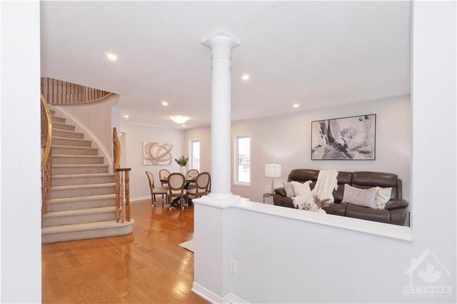 1901 Venus Avenue, House detached with 5 bedrooms, 4 bathrooms and 4 parking in Ottawa ON | Image 2