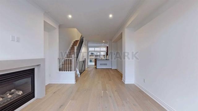 3879b Bloor St W, House attached with 3 bedrooms, 2 bathrooms and 2 parking in Toronto ON | Image 40