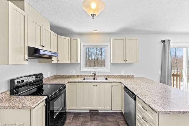 200 Highland Drive Dr, House detached with 3 bedrooms, 3 bathrooms and 12 parking in West Grey ON | Image 8