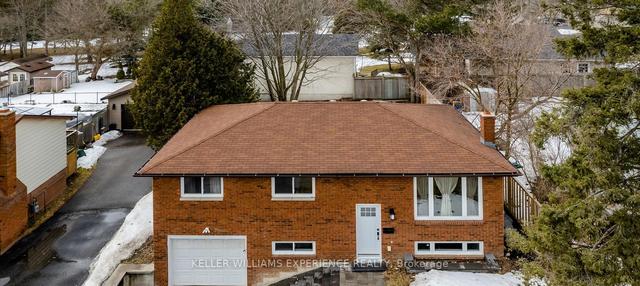 200 Ferndale Dr N, House detached with 3 bedrooms, 2 bathrooms and 5 parking in Barrie ON | Image 1