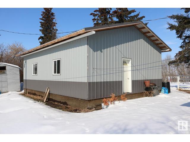 553010 Range Road 153, House detached with 2 bedrooms, 1 bathrooms and null parking in Two Hills County No. 21 AB | Image 10