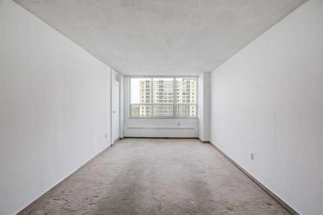 1703 - 390 Dixon Rd, Condo with 2 bedrooms, 1 bathrooms and 1 parking in Toronto ON | Image 2