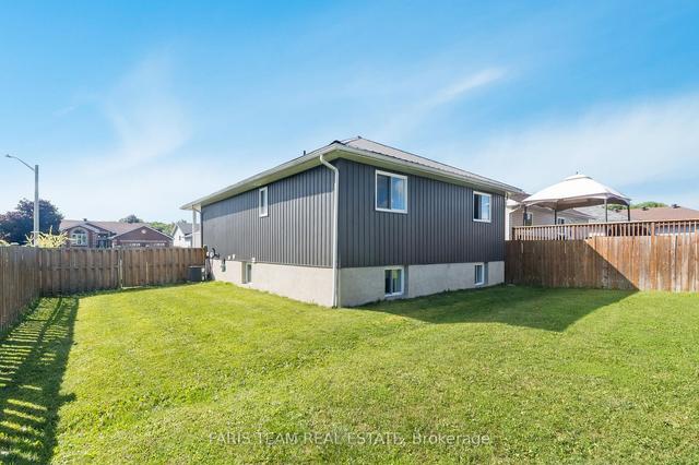57 Byrnes Cres, House detached with 2 bedrooms, 2 bathrooms and 5 parking in Penetanguishene ON | Image 17