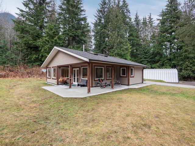 2089 Port Mellon Highway, House detached with 2 bedrooms, 1 bathrooms and 6 parking in Sunshine Coast F BC | Image 9