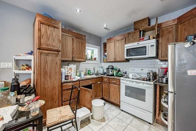 2453 St Clair Ave W, House detached with 5 bedrooms, 1 bathrooms and 6 parking in Toronto ON | Image 19