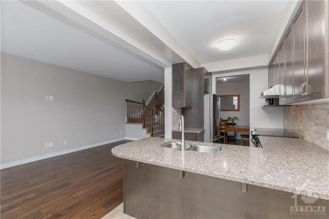 47 Tapadero Avenue, Townhouse with 3 bedrooms, 4 bathrooms and 3 parking in Ottawa ON | Image 13