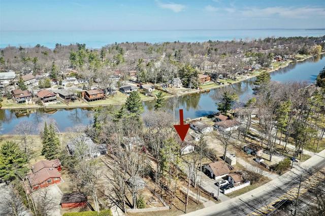 2082 River Rd W, House detached with 4 bedrooms, 2 bathrooms and 8 parking in Wasaga Beach ON | Image 31