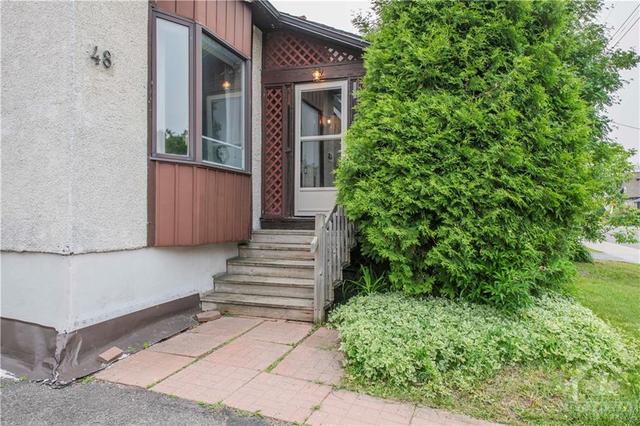 48 Queen Mary Street, House detached with 3 bedrooms, 1 bathrooms and 4 parking in Ottawa ON | Image 2