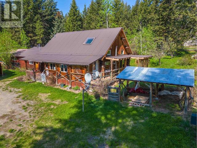 6239 N Horse Lake Road, House detached with 2 bedrooms, 2 bathrooms and null parking in Cariboo L BC | Image 1