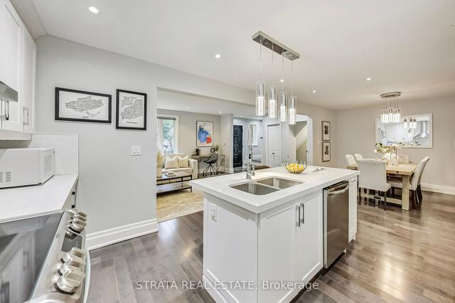 4 Greenmount Rd, House detached with 2 bedrooms, 2 bathrooms and 4 parking in Toronto ON | Image 5