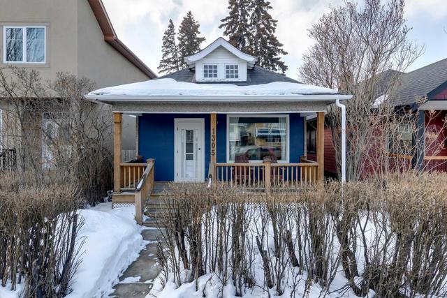 1305 20 Avenue Nw, House detached with 3 bedrooms, 2 bathrooms and 2 parking in Calgary AB | Image 1