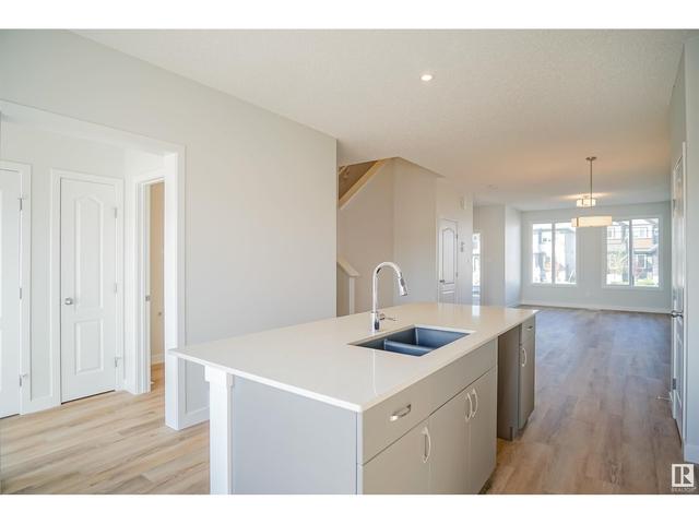 2403 Trumpeter Wy Nw, House detached with 3 bedrooms, 2 bathrooms and null parking in Edmonton AB | Image 10