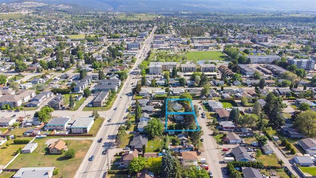 455 Montgomery Road, House detached with 4 bedrooms, 1 bathrooms and null parking in Kelowna BC | Image 10