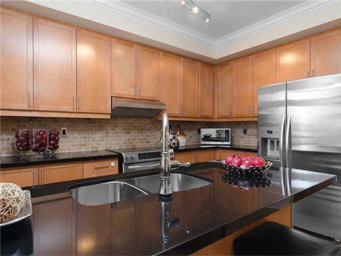 80 Littleriver Crt, House attached with 4 bedrooms, 4 bathrooms and 2 parking in Vaughan ON | Image 6