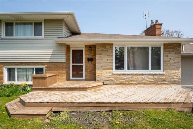 16 Woodmount Dr, House detached with 3 bedrooms, 2 bathrooms and 6 parking in St. Catharines ON | Image 23