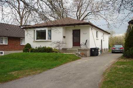 1032 Lillian St, House detached with 2 bedrooms, 1 bathrooms and 4 parking in Toronto ON | Image 1