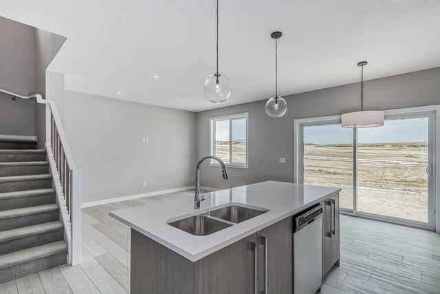 19 Walcrest Manor Se, House detached with 3 bedrooms, 2 bathrooms and 4 parking in Calgary AB | Image 3