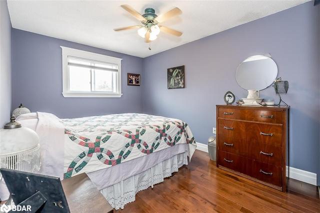 19 Sinclair Court, House detached with 3 bedrooms, 1 bathrooms and 3 parking in Barrie ON | Image 26