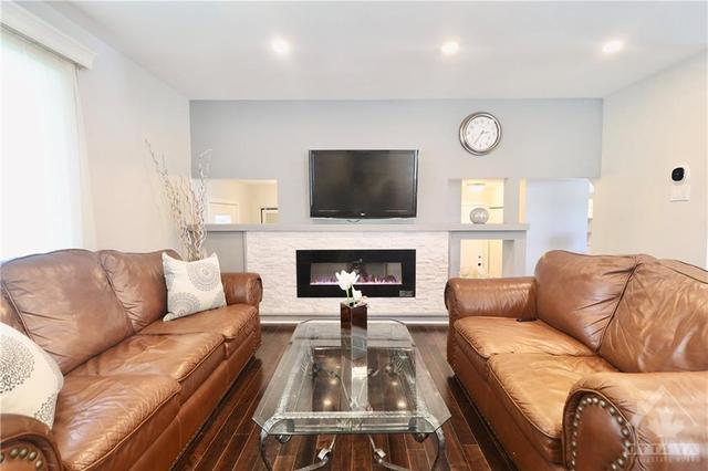 36 Fieldgate Drive, House detached with 4 bedrooms, 4 bathrooms and 6 parking in Ottawa ON | Image 12