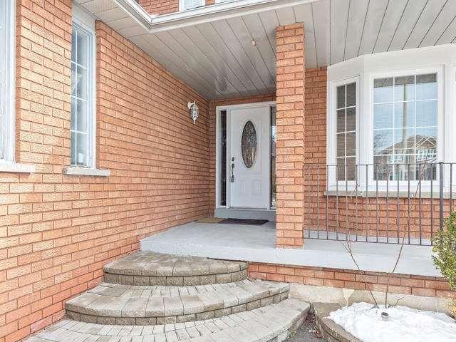 1034 White Clover Way, House detached with 4 bedrooms, 4 bathrooms and 4 parking in Mississauga ON | Image 2