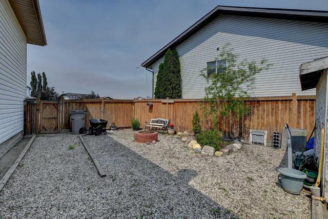 12415 96b Street, House detached with 4 bedrooms, 2 bathrooms and 2 parking in Grande Prairie AB | Image 6