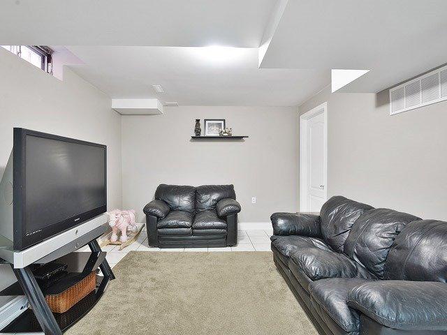 80 Muirland Cres, House detached with 3 bedrooms, 2 bathrooms and 4 parking in Brampton ON | Image 15