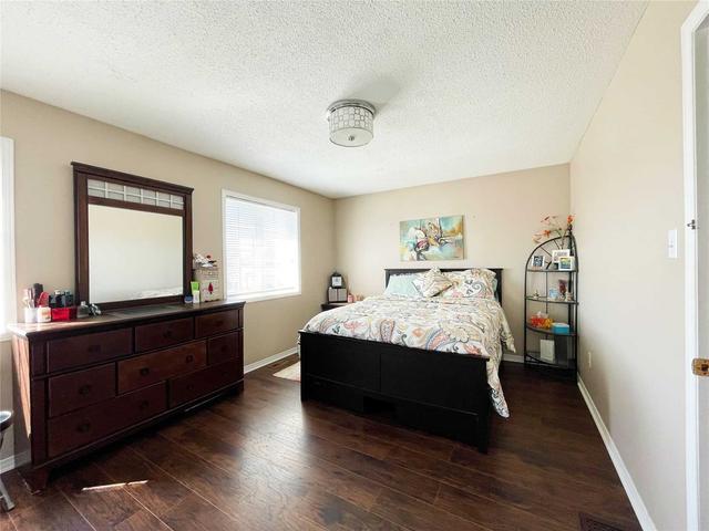80 Big Moe Cres, House attached with 3 bedrooms, 4 bathrooms and 3 parking in Brampton ON | Image 18