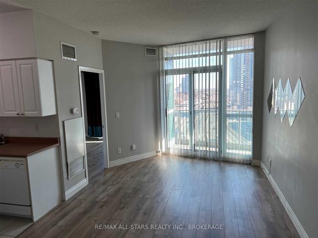 1610 - 18 Yonge St, Condo with 1 bedrooms, 1 bathrooms and 0 parking in Toronto ON | Image 10