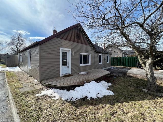 111 County 3 Road, House detached with 2 bedrooms, 1 bathrooms and null parking in Prince Edward County ON | Image 22