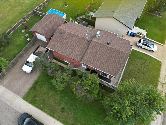 117 Wolverine Drive, House detached with 5 bedrooms, 2 bathrooms and 1 parking in Wood Buffalo AB | Image 2