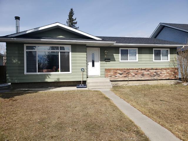 408 Whiteside Road Ne, House detached with 4 bedrooms, 2 bathrooms and 1 parking in Calgary AB | Image 2