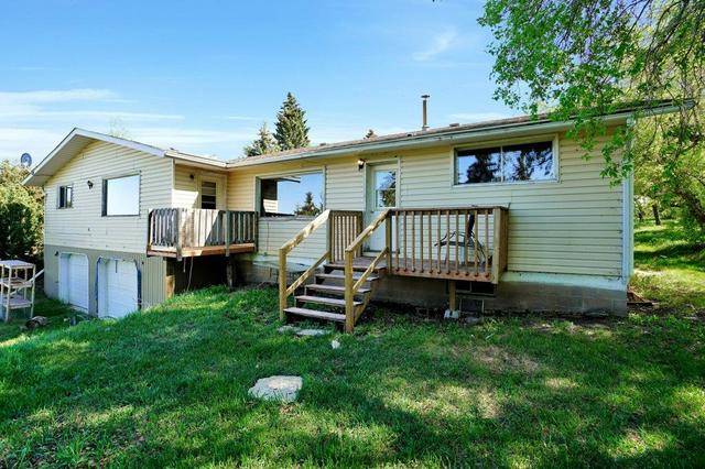 25531 Township Road 381, House other with 5 bedrooms, 2 bathrooms and null parking in Red Deer County AB | Image 2