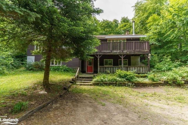 1028 Old 117 Highway, House detached with 3 bedrooms, 2 bathrooms and 8 parking in Lake of Bays ON | Image 1