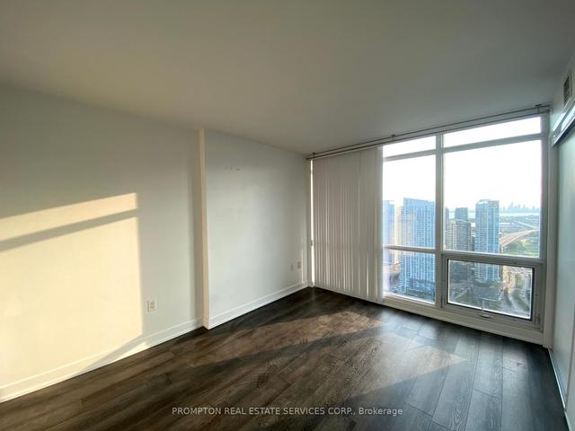 4703 - 15 Fort York Blvd, Condo with 2 bedrooms, 2 bathrooms and 1 parking in Toronto ON | Image 2