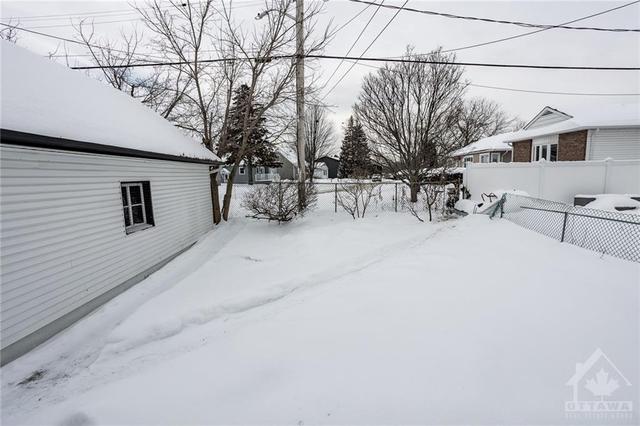 674 De L'eglise Street, House detached with 2 bedrooms, 1 bathrooms and 4 parking in Ottawa ON | Image 9