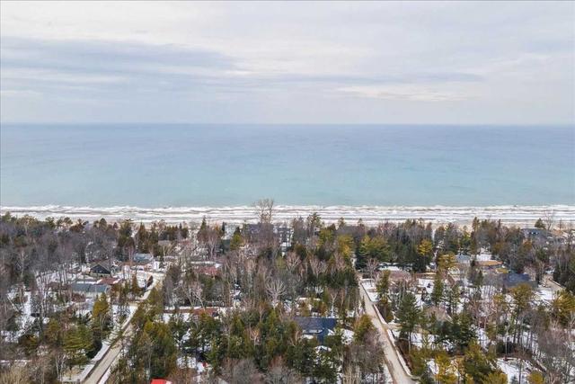 1670 Mosley St, House detached with 2 bedrooms, 1 bathrooms and 6 parking in Wasaga Beach ON | Image 39