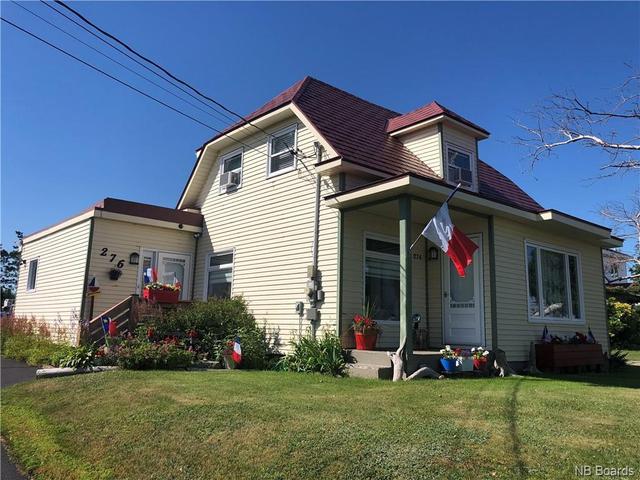 276 St Pierre Est Boulevard, House detached with 3 bedrooms, 2 bathrooms and null parking in Caraquet NB | Image 2