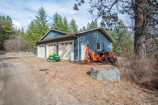 855 Highway 3, House detached with 4 bedrooms, 4 bathrooms and null parking in Kootenay Boundary C BC | Image 43