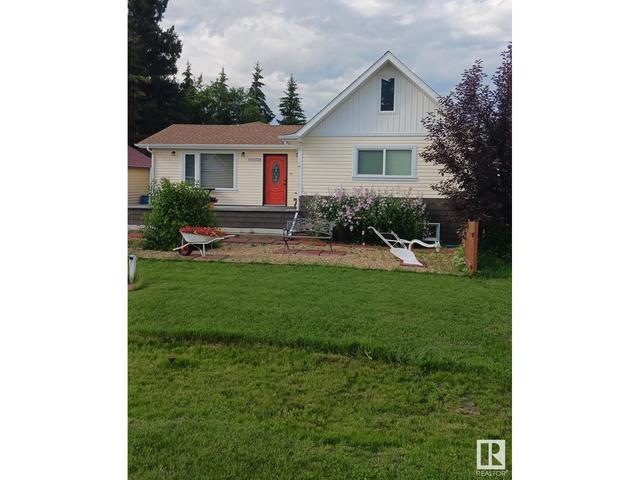 124 Main St, House detached with 3 bedrooms, 3 bathrooms and 4 parking in Camrose County AB | Image 1