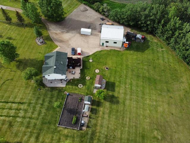 37549 781 Highway, House detached with 5 bedrooms, 2 bathrooms and 4 parking in Red Deer County AB | Image 36