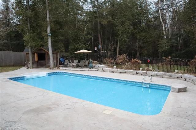 77377 Forest Ridge Road, House detached with 3 bedrooms, 2 bathrooms and null parking in Central Huron ON | Image 36