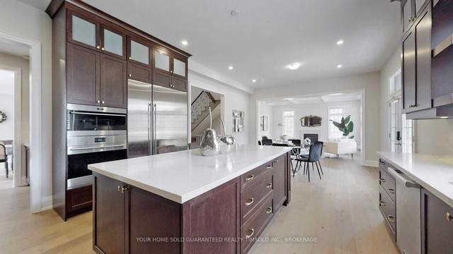 708 Frank Hempen Crt, House detached with 5 bedrooms, 6 bathrooms and 9 parking in Newmarket ON | Image 2