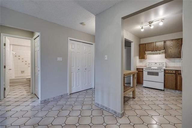 10 - 3402 Parkdale Boulevard Nw, Condo with 2 bedrooms, 1 bathrooms and 1 parking in Calgary AB | Image 11