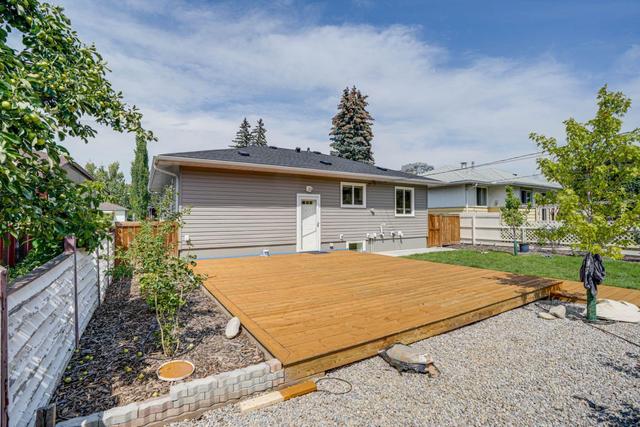 1831 13 Avenue Nw, House detached with 3 bedrooms, 2 bathrooms and 5 parking in Calgary AB | Image 4