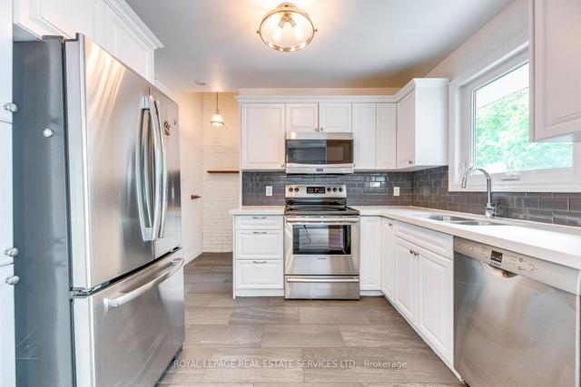 59 Mccraney St W, House detached with 3 bedrooms, 2 bathrooms and 3 parking in Oakville ON | Image 8