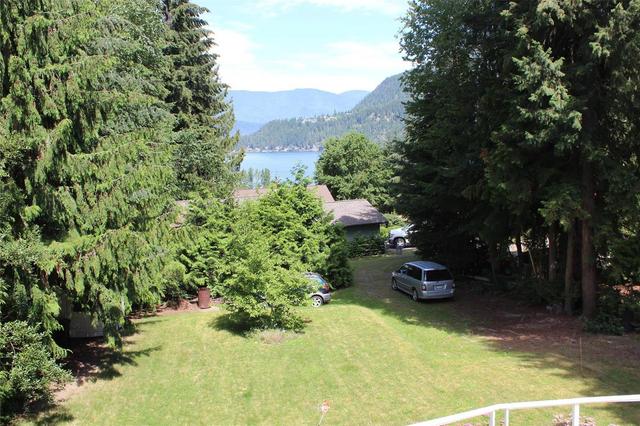 2595 Centennial Drive, House detached with 4 bedrooms, 3 bathrooms and 6 parking in Columbia Shuswap C BC | Image 5