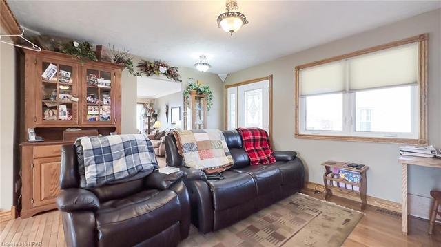 233 Albert Street, House detached with 4 bedrooms, 2 bathrooms and null parking in Central Huron ON | Image 49