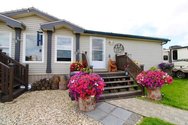 9018 87 Avenue, House detached with 3 bedrooms, 2 bathrooms and 1 parking in Grande Prairie AB | Image 1
