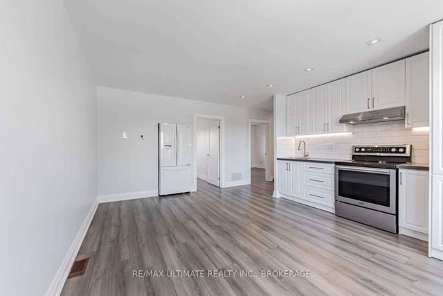 upper - 198 Cornelius Pkwy, House detached with 2 bedrooms, 1 bathrooms and 1 parking in Toronto ON | Image 27